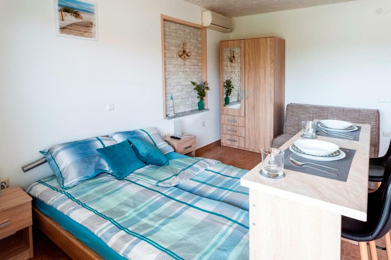 Lavanda Apartments&Studios Pinezići 외부 사진